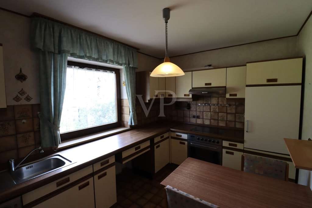 Immobilie in Dombühl - Einfamilienhaus mit Einliegerwohnung und Garten in idyllischer Lage - Bild 1