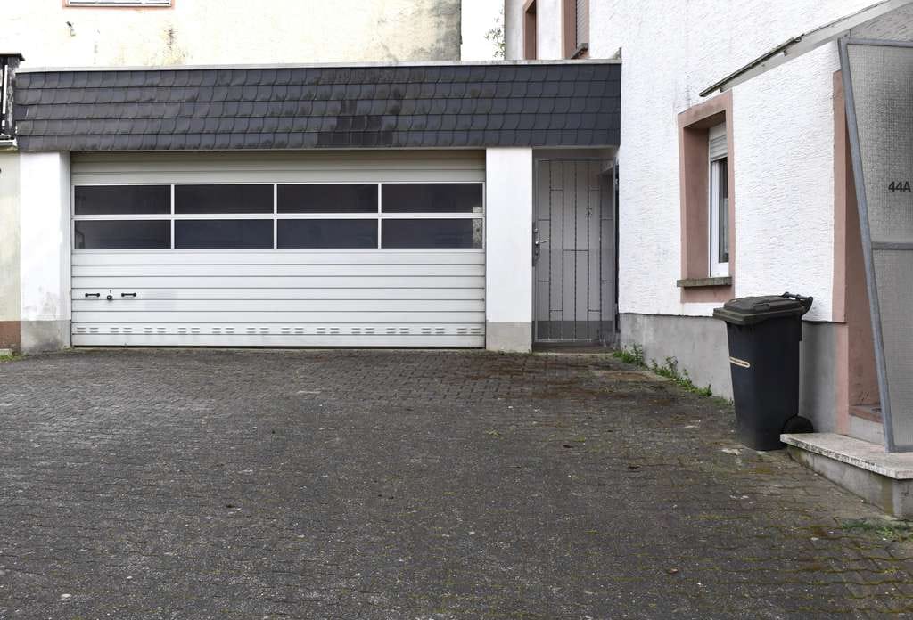 Immobilie in Hermeskeil - Attraktives Einfamilienhaus mit zusätzlichem Wohnhaus, Garage und Garten in zentraler Lage von Herm - Bild 1