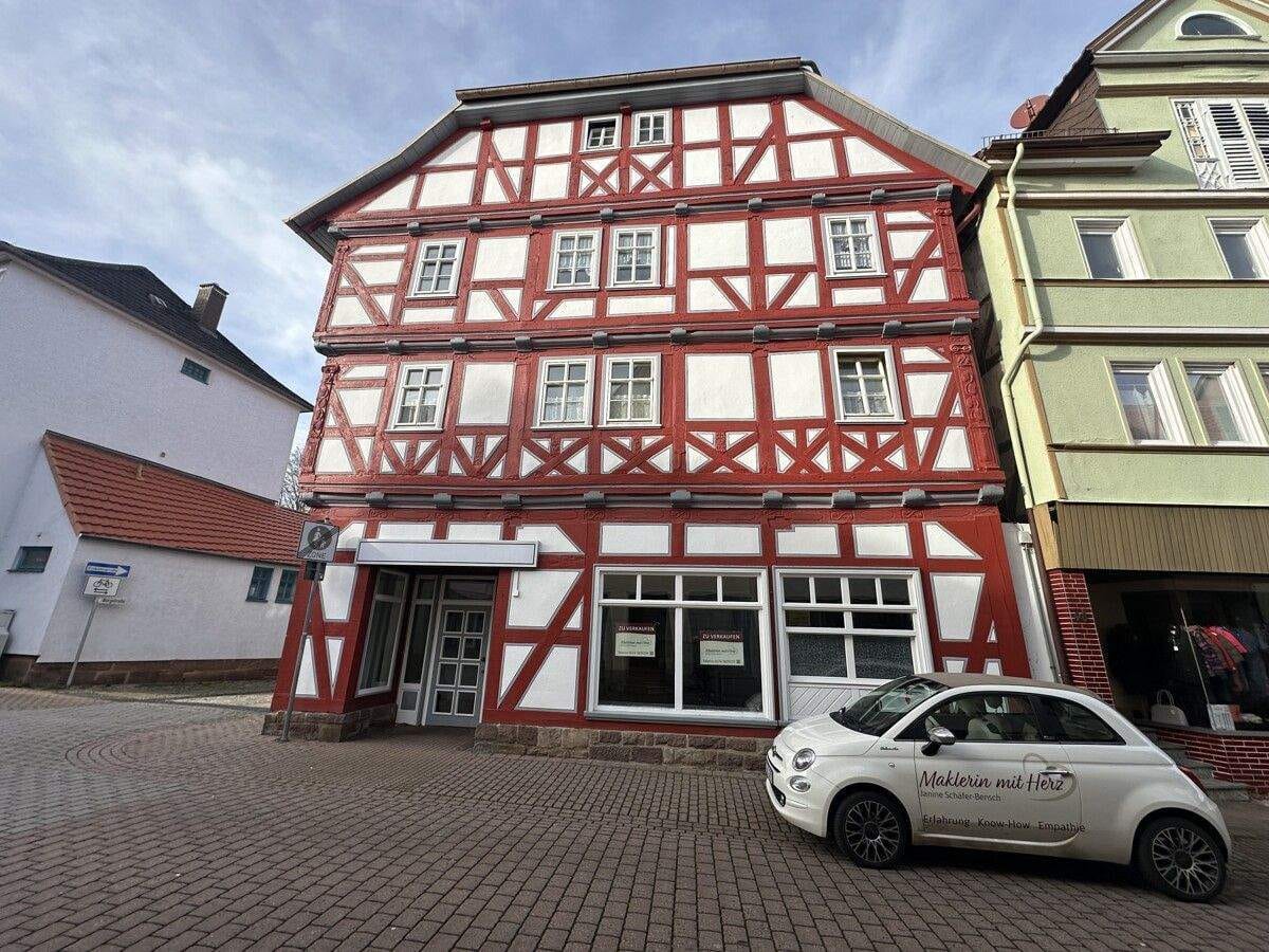 Immobilie in Hessisch Lichtenau - Attraktive Kapitalanlage: Wohn- und Geschäftshaus mit soliden Mieteinnahmen und saniertem Gewölbekeller! - Bild 0