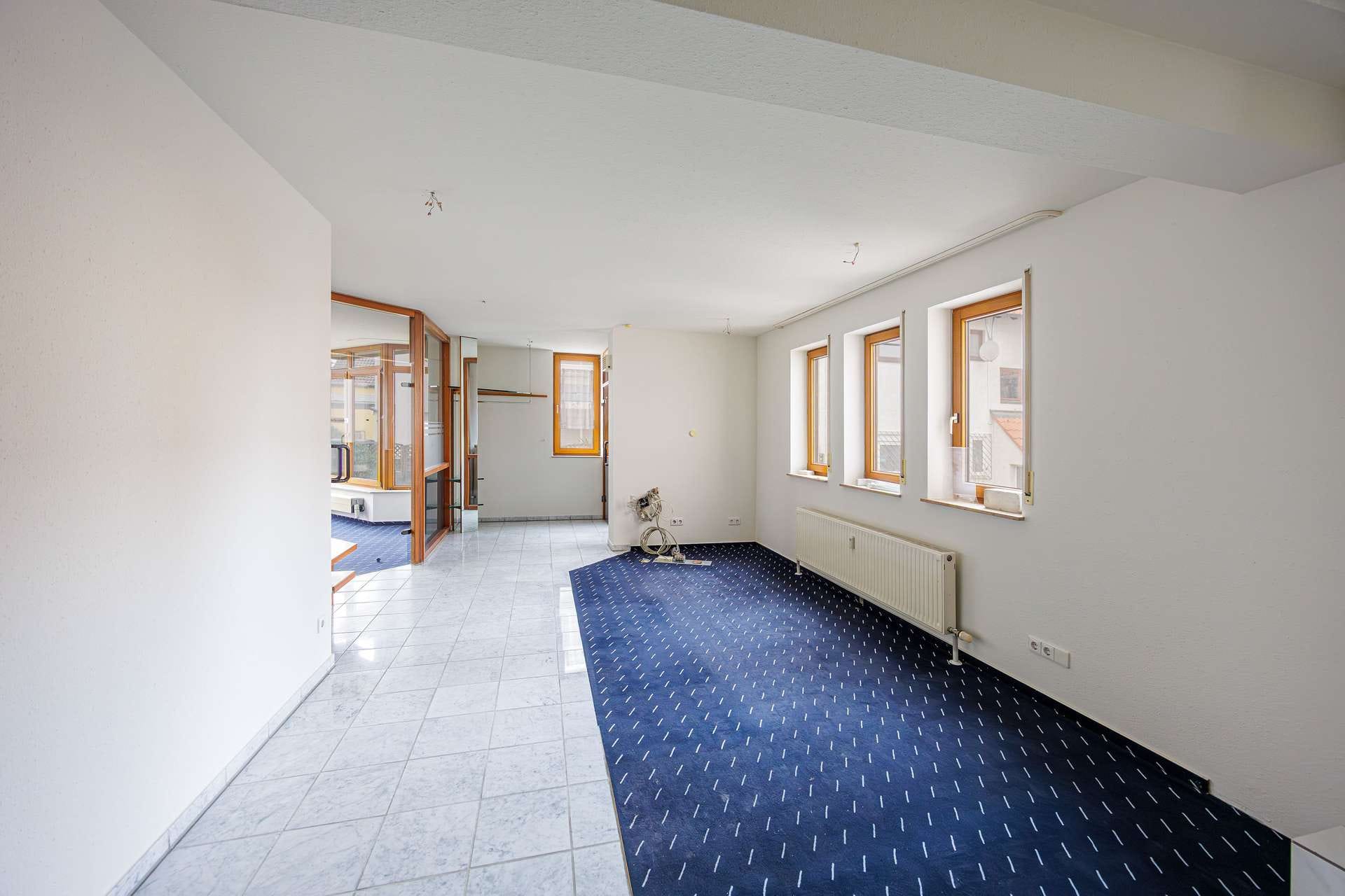 Immobilie in Ingersheim - WEITBLICK: Vom Praxisraum zur Traumwohnung mit Garten! - Bild 1