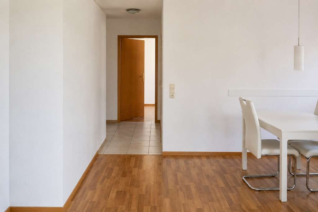 Immobilie in Bad Bellingen - Gepflegte 3-Zimmer-Wohnung mit Tiefgarage und Balkon in Bad Bellingen - Bild 2