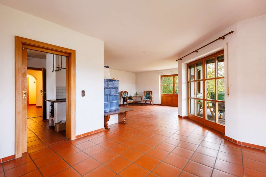 Immobilie in Engelsberg - Schönes Einfamilienhaus mit Garten, Terrasse und Doppelgarage–ruhige Familienidylle im Chiemgau - Bild 1