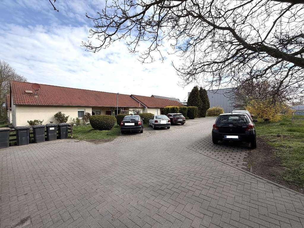Immobilie in Niedere Börde - Kapitalanlage mit Potenzial: Kompaktes Reihenhaus in Dahlenwarsleben - Bild 2