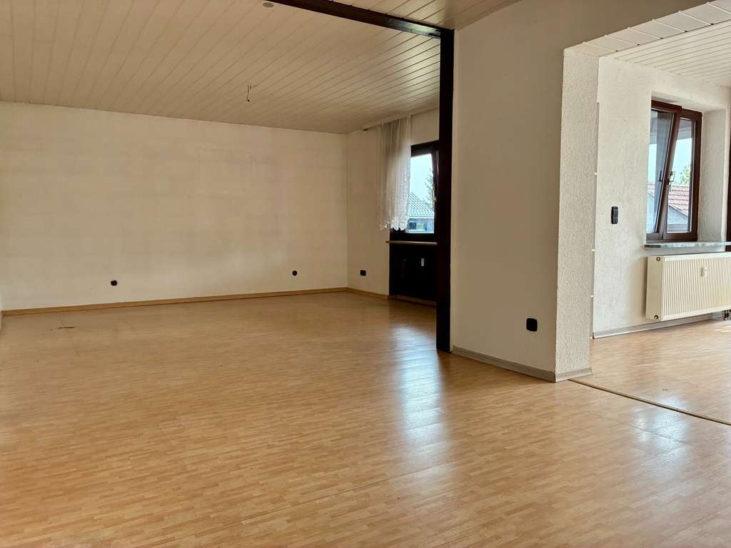 Immobilie in Rheinstetten - Provisionsfrei! Großzügige 2,5-Zimmer-ETW mit Balkon und Garage - 88 m² Wohnfläche! - Bild 2
