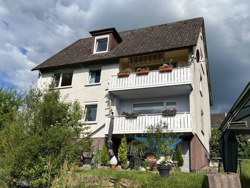 Immobilie in Melsungen - Vermietetes Dreifamilienhaus in ruhiger Lage mit schönem Ausblick - Bild 2