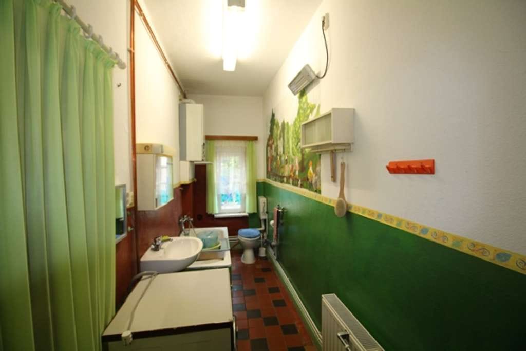 Immobilie in Hecklingen - Doppelhaushälfte in ruhiger Lage mit großem Garten und Garage - Bild 2