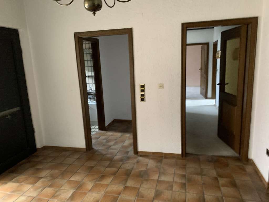 Immobilie in Dahn - Sehr gepflegter Bungalow mit Einliegerwohnung, Doppel- und Einzelgarage - Bild 4
