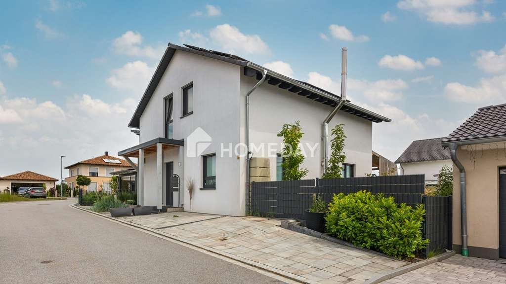 Immobilie in Moos - Modern wohnen und Energie sparen: EFH mit Kamin, Garten, Terrasse sowie Solar- und PV-Anlage - Bild 1