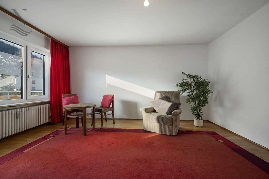 Immobilie in Ruhpolding - 2,5-Zimmer-Wohnung mit Potential in der Nähe zur Sommer-Rodelbahn in Ruhpolding - Bild 2