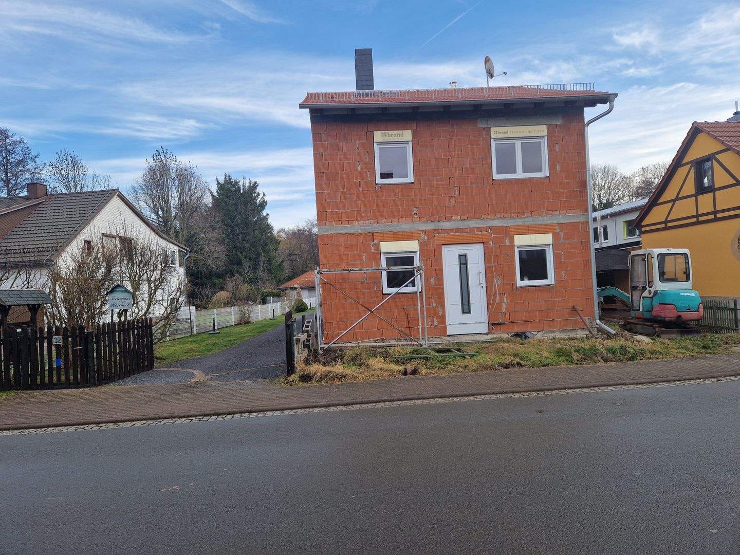 Immobilie in Bad Tabarz - +++ Neu gebautes Einfamilienhaus ++ zur Zeit im fortgeschrittenem Rohbau ++ in Bad Tabarz ++ Freistehend ++ massiv gebaut +++ - Bild 0