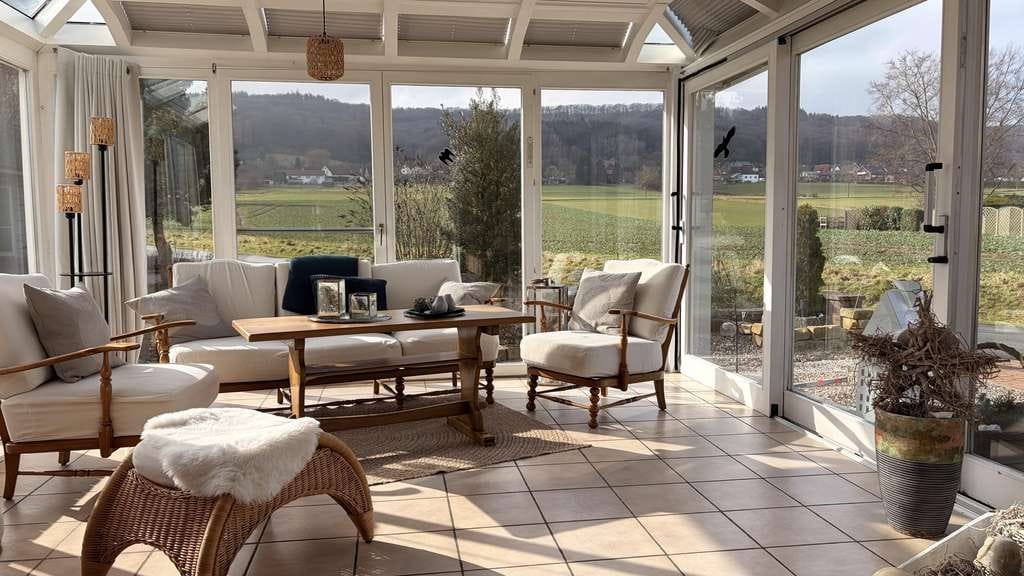 Immobilie in Hille - Großzügiges Haus - ideal für Familien, Mehrgenerationen oder Wohnen und Arbeiten unter einem Dach - Bild 1