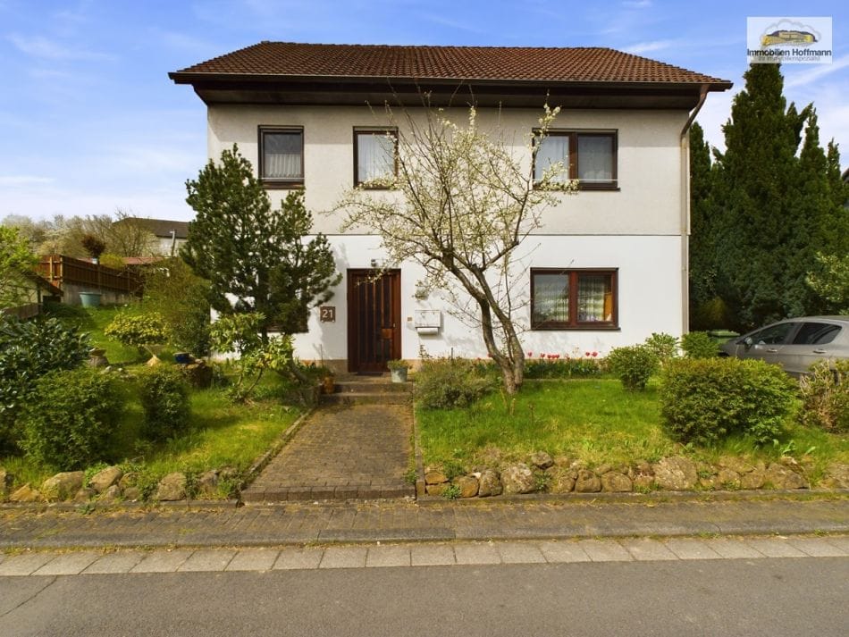 Immobilie in Birstein - Einfamilienhaus in Birstein mit 9 Zimmern und einem großzügigen Grundstück von 636 m² - Bild 1