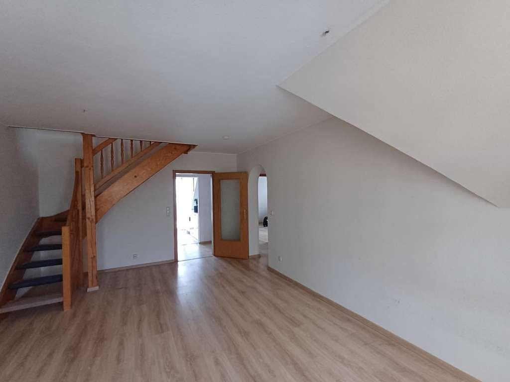 Immobilie in Glauchau - BEZUGS-&/PROVISIONSFREI! Helle 3,5-Zi. Maisonette:Zentrum Glauchau/2 Etagen/Fernsicht/Kü/Stellpl/Bal - Bild 3