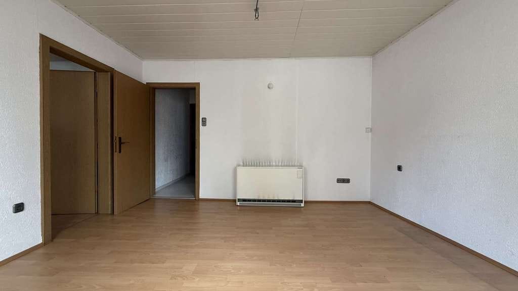 Immobilie in Sachsenheim - Einmalige Gelegenheit: Sanierungsbedürftige XXL-Wohnung im Zentrum von Sachsenheim - Bild 1