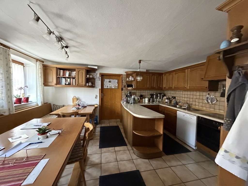 Immobilie in Kirchenpingarten - Viel Platz für die Familie* Schnuckeliges Wohnhaus mit Nutzgarten und Doppelgarage zu verkaufen - Bild 4