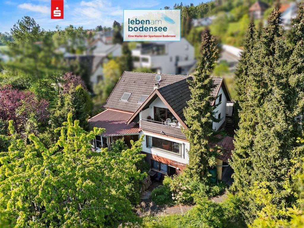 Immobilie in Markdorf - Freistehendes, großzügiges Wohnhaus mit zwei Wohnungen in bevorzugter Wohnlage - Bild 0