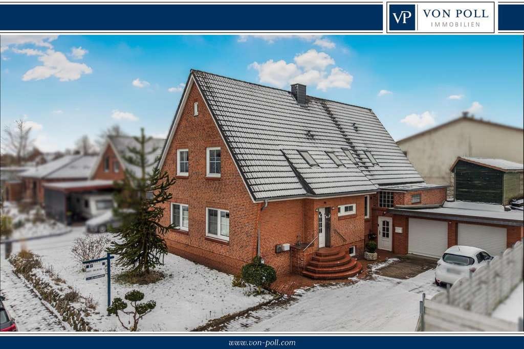 Immobilie in Büdelsdorf - Großzügiges Wohnhaus mit Anbau, Garten und flexibler Nutzung in Büdelsdorf - Bild 0