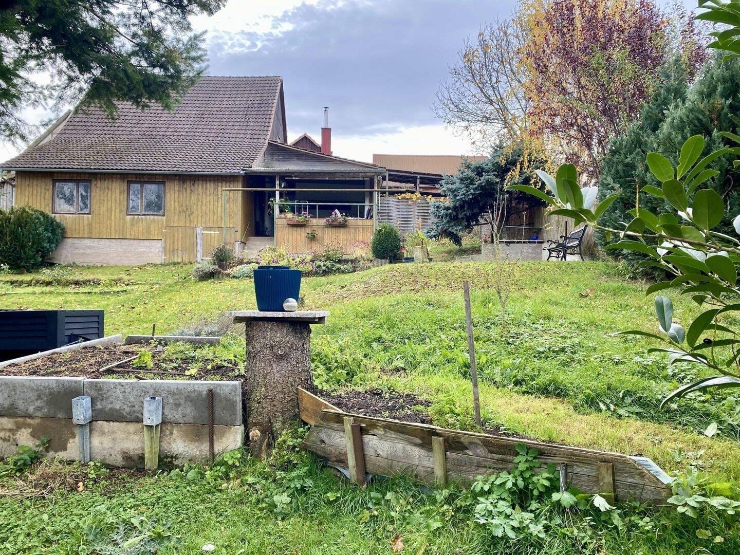 Immobilie in Hörselberg-Hainich - Einfamilienhaus mit großem Grundstück direkt an der Nesse - Bild 3