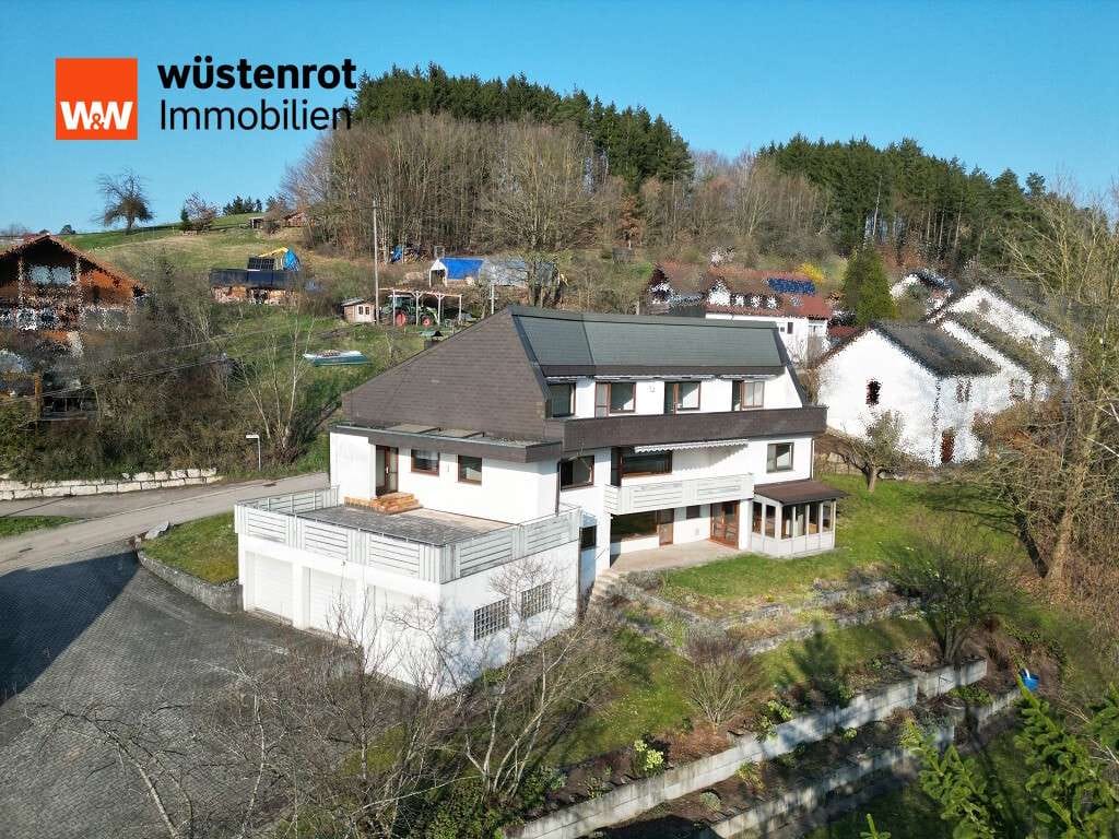 Immobilie in Sulzbach-Laufen - Imposantes Wohnhaus mit Einliegerwohnung in sonniger Lage 
- Fantastisch viel Raum zum Leben! - Bild 0