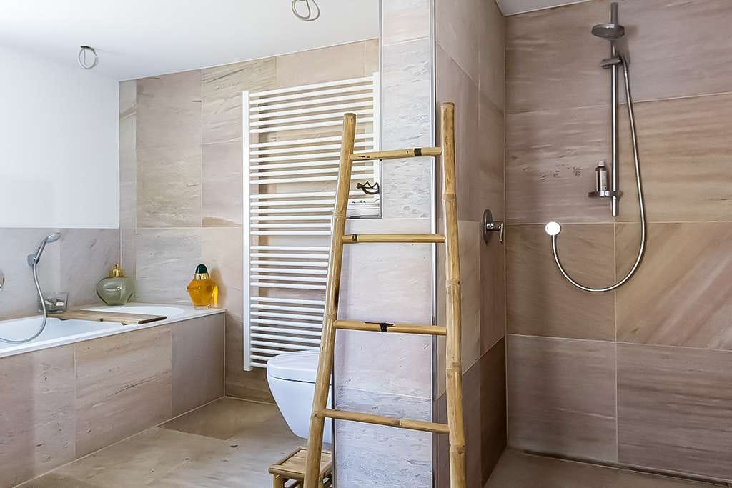 Immobilie in Langenenslingen - Komplett saniertes Landhaus ... natürlicher Charme kombiniert mit modernen Highlights - Bild 3