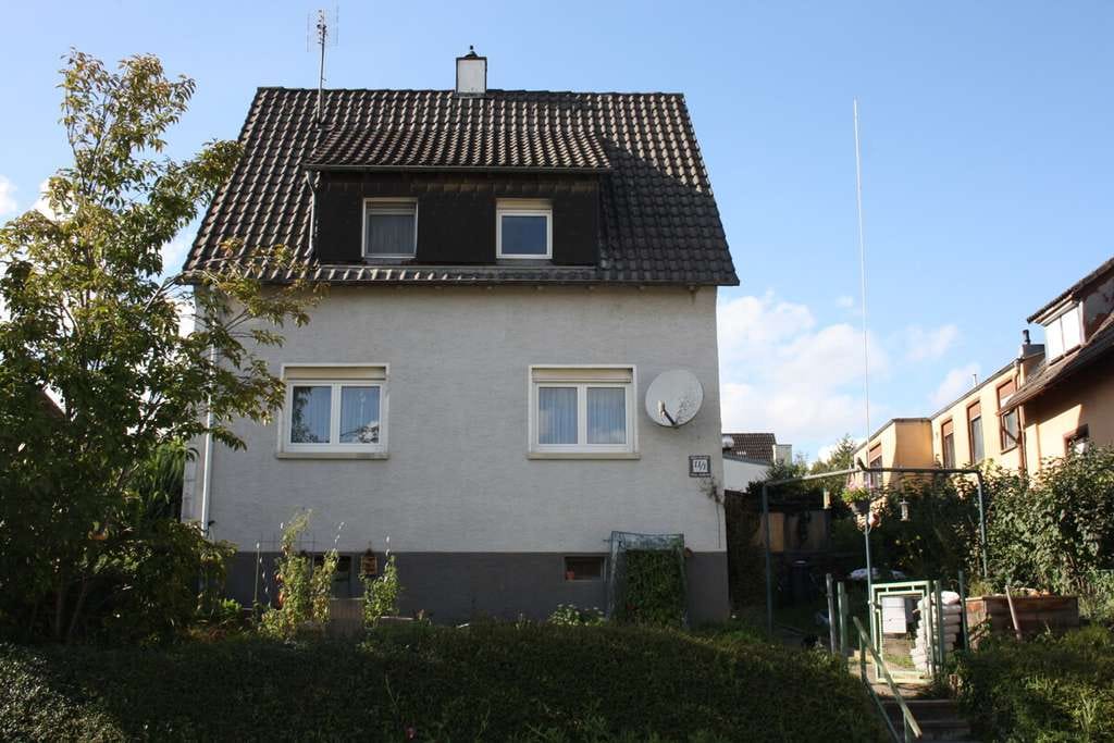 Immobilie in Walzbachtal - Wössingen:  Einfamilienhaus - statt Eigentumswohnung  - kleiner Garten in ruhiger Wohnlage - Bild 0