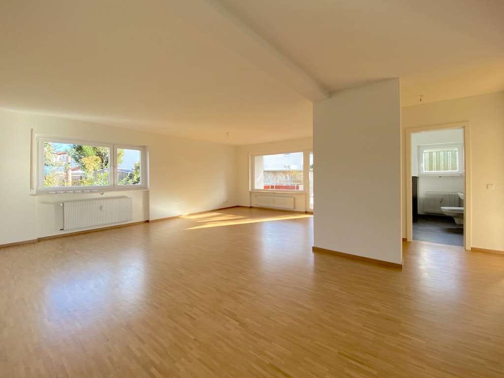 Immobilie in Schallstadt - Haus im Hauss: Modernisierte 4 Zi.-Wohnung + vermietetes 2 Zi.-Apartment - Bild 0