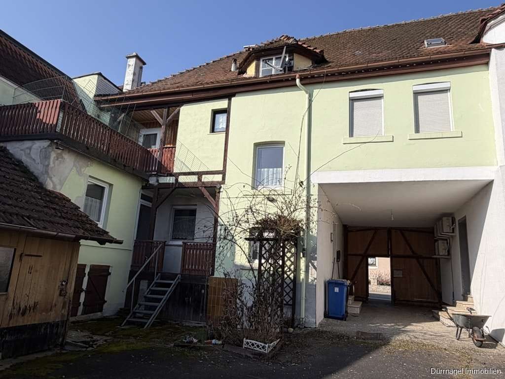 Immobilie in Helmstadt - Ein-/Zweifamilienhaus mit Balkon und Nebengebäude in Helmstadt - Bild 3