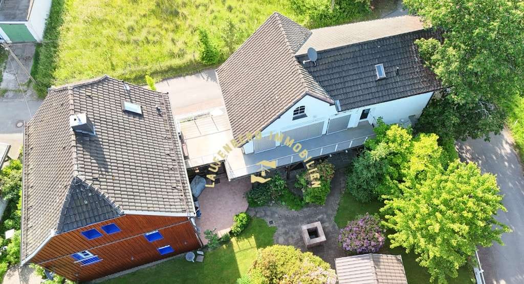 Immobilie in Eitorf - Viel Platz für Familie & Beruf: Zwei Häuser mit Charme und tollem Weitblick in Eitorf - Bild 3