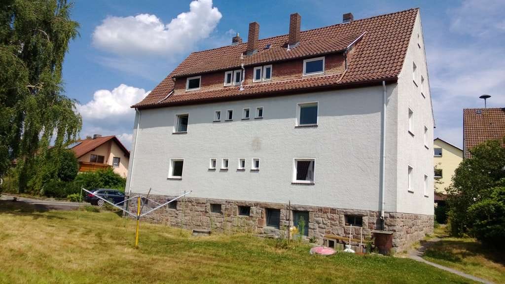 Immobilie in Neustadt bei Coburg - *Provisionsfrei* Neustadt bei Coburg,  Mehrfamilienhaus, 6 Wohnungen, davon 2 frei - Bild 2
