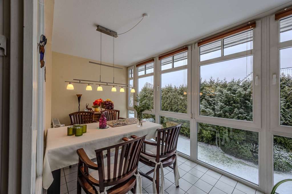 Immobilie in Barsbüttel - Heute mit Blick für die Zukunft kaufen: 2-Zimmer mit Balkon und Wintergarten - Bild 2