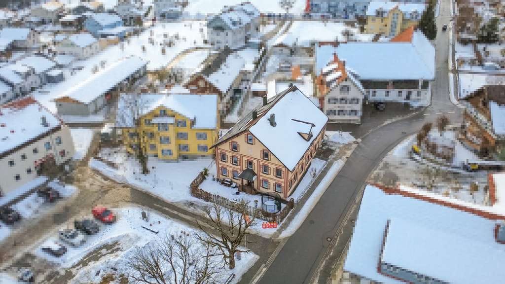 Immobilie in Argenbühl - Großzügiges Zweifamilienhaus mit Entwicklungspotenzial im Allgäu - Bild 2