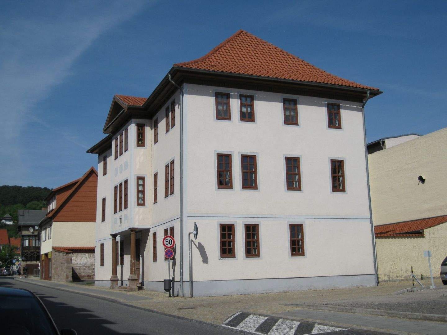 Immobilie in Bad Frankenhausen/Kyffhäuser - Freistehendes, stilvolles Mehrfamilienhaus (Einzeldenkmal). - Bild 0