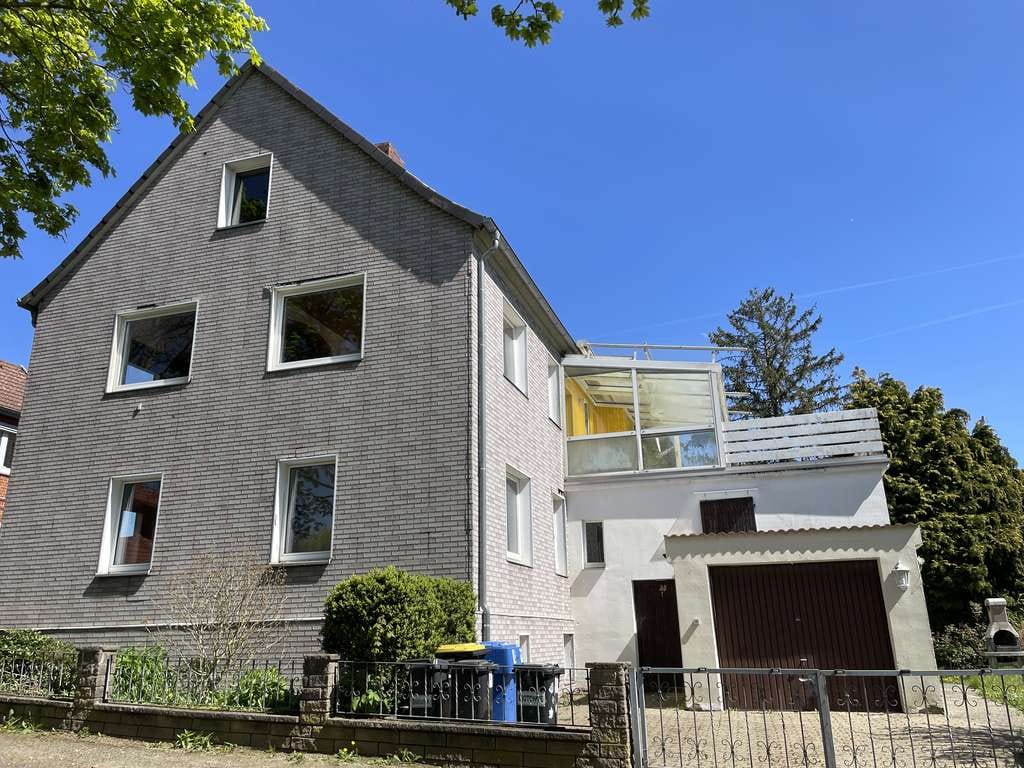 Immobilie in Seesen - 2 Häuser mit gut 300 m² Wfl. + 15 Zi. - Bild 1