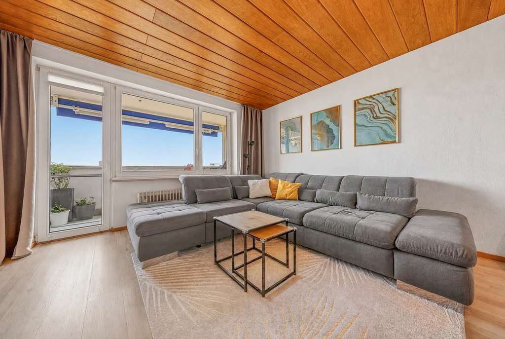 Immobilie in Haar - Über den Dächern von Haar - helle 2-Zimmer-Wohnung für Jung & Alt mit Lift und Alpenblick! - Bild 0