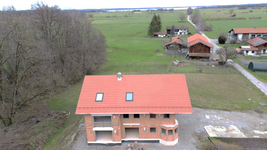 Immobilie in Übersee - Rarität - genehmigter r Landsitz im Naturschutz - Gebiet mit Rohbau 400m Wfl. am Chiemeee - Bild 2