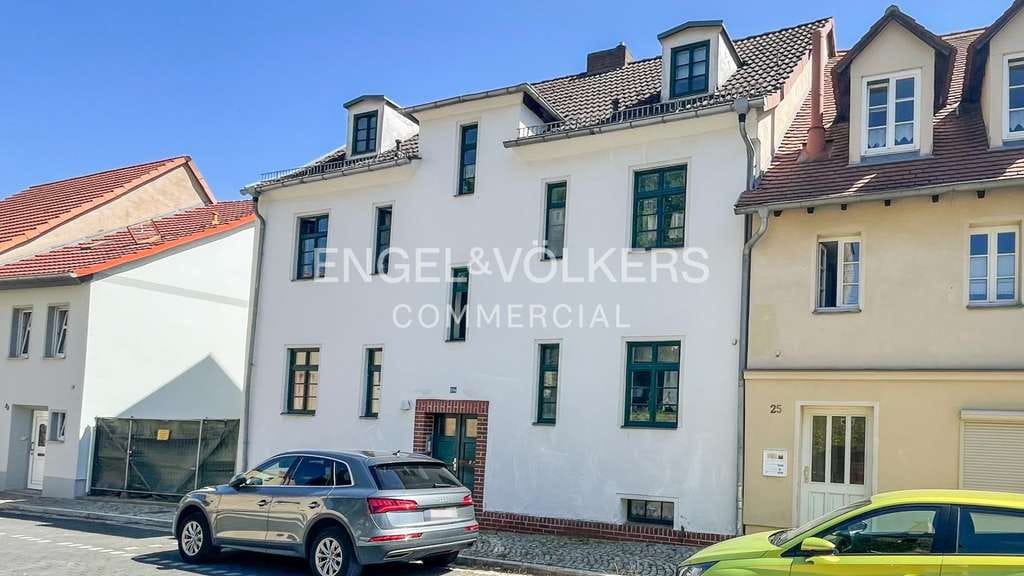 Immobilie in Lutherstadt Eisleben - Denkmalgeschütztes Mehrfamilienhaus im Eislebener Altstadtkern - Bild 1