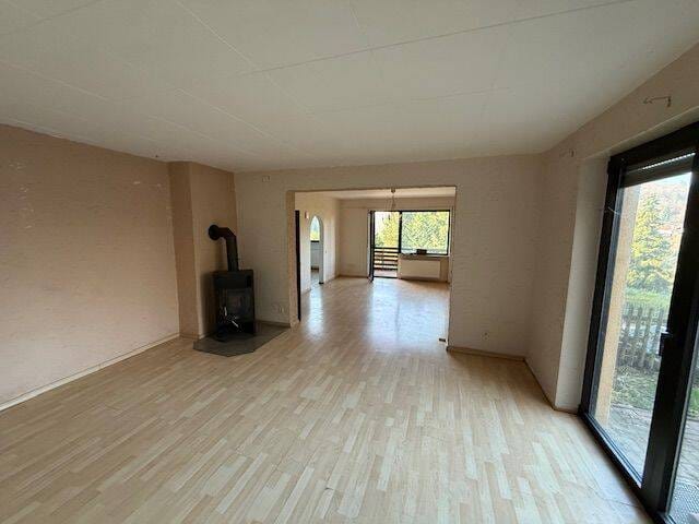Immobilie in Eppelborn - Zweifamilienhaus mit zwei Balkonen und  zwei Terrasse in Waldrandlage - Bild 4