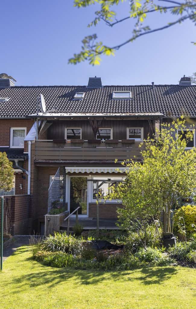 Immobilie in Espelkamp - Die bessere Alternative zur Eigentumswohnung: Reihenhaus mit Garten, Dachterrasse & neuer Heizung - Bild 3