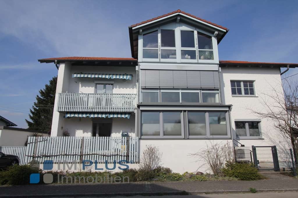 Immobilie in Großkarolinenfeld - Außergewöhnliche 4-5 Zimmer Wohnung mit allem was das Herz begehrt! inkl. 2 Einzelgaragen! - Bild 0