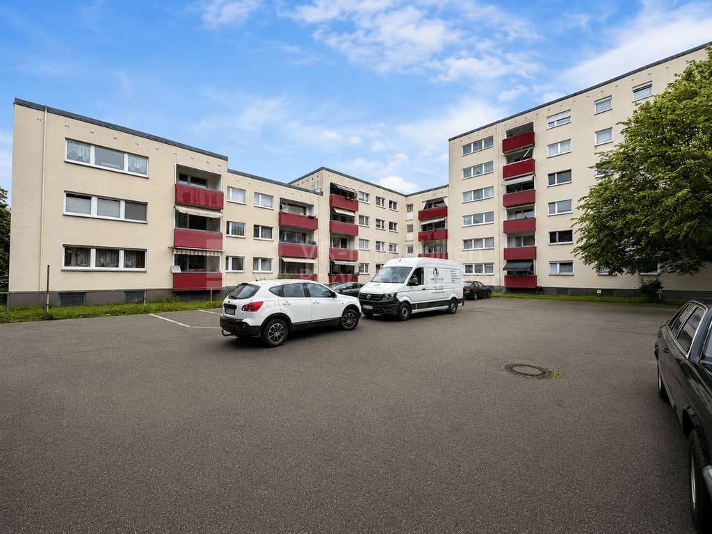 Immobilie in Siegburg - 4-Zimmer-Wohnung mit Balkon: Zuhause und Wertanlage zugleich! - Bild 0