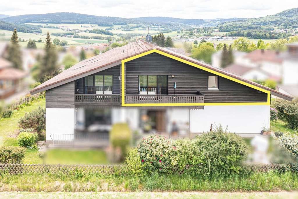 Immobilie in Neukirchen beim Heiligen Blut - Gepflegtes Dachgeschoss mit Blick ins Grüne und Wohlfühlambiente - Bild 3