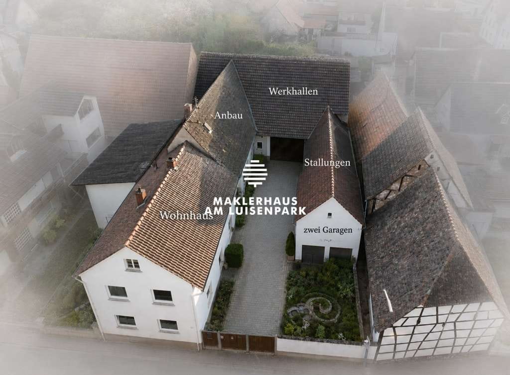 Immobilie in Weingarten (Pfalz) - Historisches Hofanwesen mit umfangreich saniertem Wohnhaus, Werkhallen, Stallungen und Garagen - Bild 0