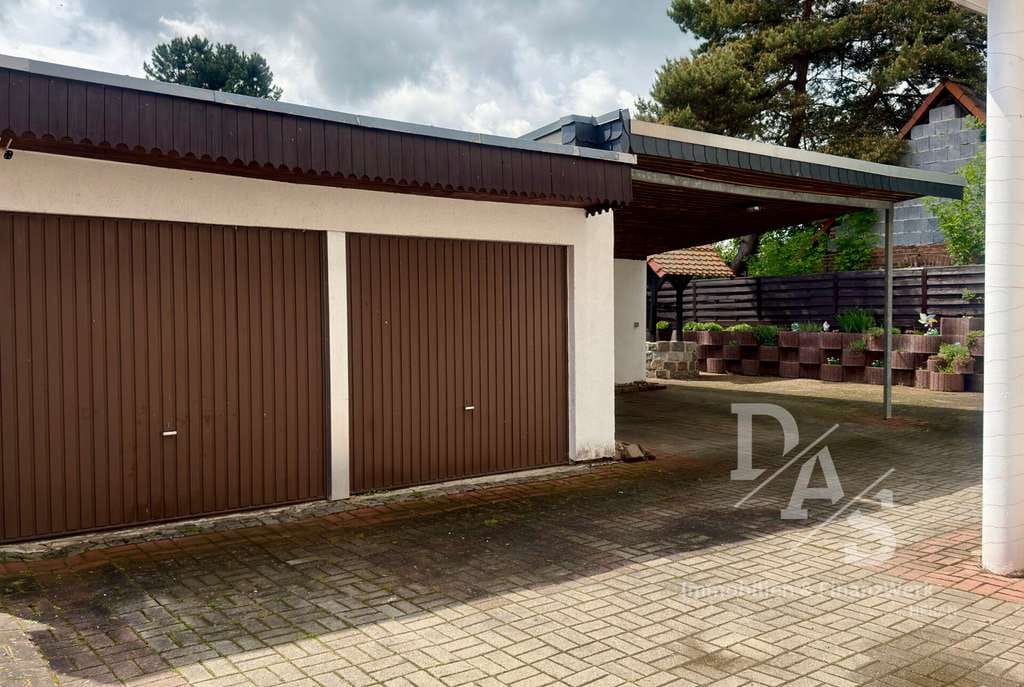 Immobilie in Alsleben - Familienidylle mit großem Garten, Pool & Doppelgarage in ruhiger Lage - Bild 2