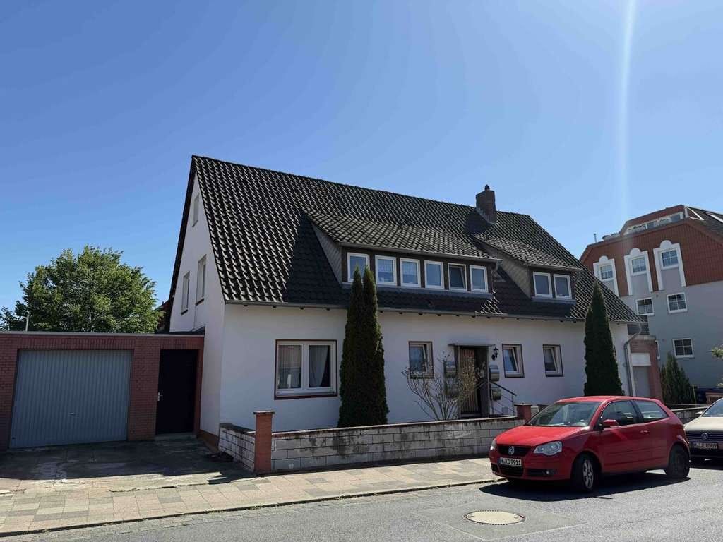 Immobilie in Sarstedt - Exklusiv bei KARSTEN IMMOBILIEN: Mehrfamilienhaus in attraktiver Lage von Sarstedt - Bild 1