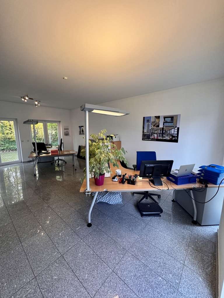 Immobilie in Oststeinbek - Attraktives Renditeobjekt: Bürohaus mit Indexmietvertrag und Top-Mieterbonität - Bild 2