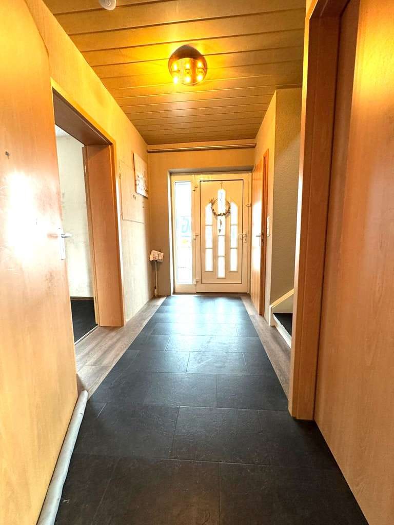Immobilie in Titz - ++ FREISTEHEND mit Einlieger -  Machen Sie was draus! Viel Platz, Garten, Garage + WP sind da! ++ - Bild 1