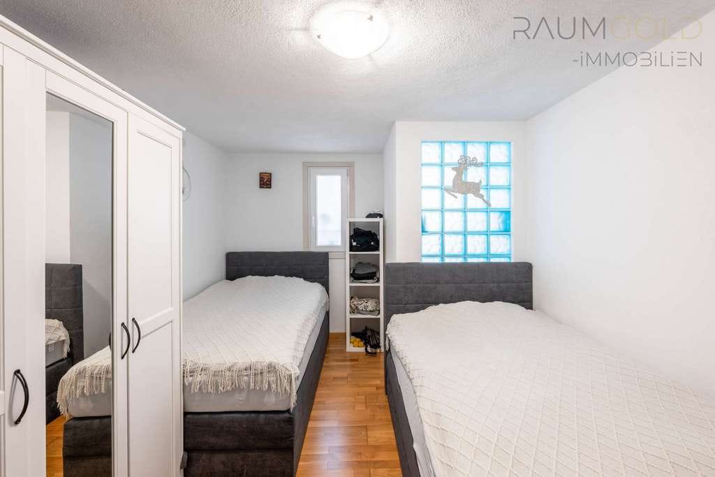 Immobilie in Zell im Wiesental - Kapitalanlage mit Potenzial: 3-Zimmer-Wohnung mit modernisiertem Bad und Einbauküche in Mambach - Bild 2