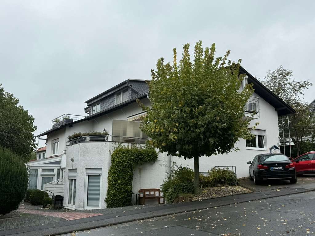 Immobilie in Wehrheim - Attraktives Mehrfamilienhaus mit 4 Wohneinheiten in Wehrheim - voll vermietet ideale Kapitalanlage ! - Bild 0
