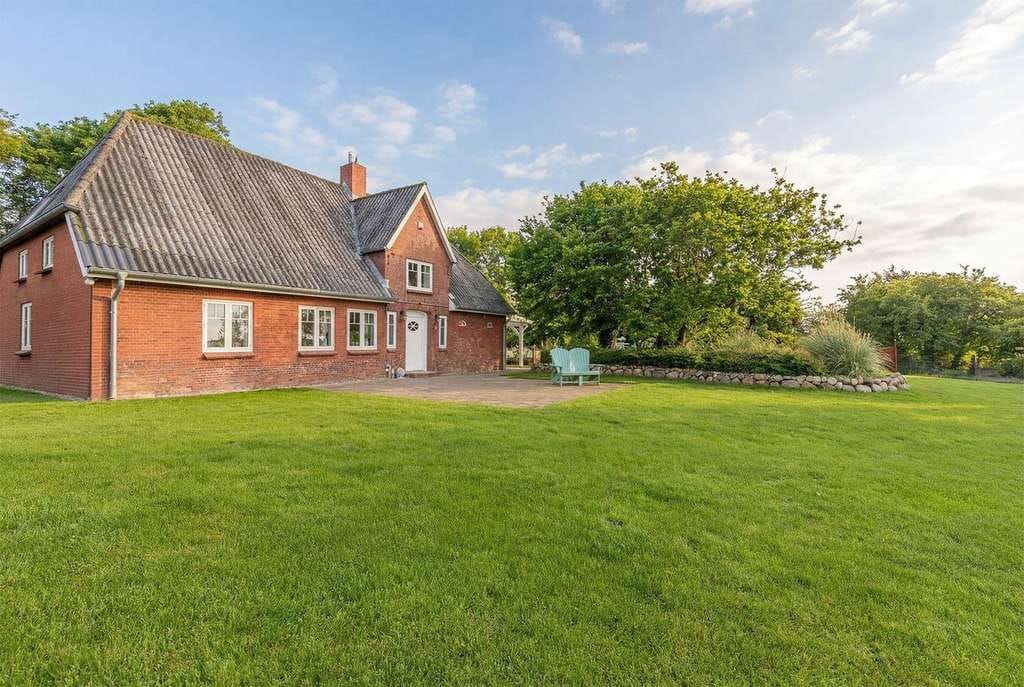 Immobilie in Emmelsbüll-Horsbüll - Historisches "Juwel am Deich" - Großzügiges Wohnen auf 1.800 m² Traumgrundstück nahe Sylt & Föhr - Bild 0