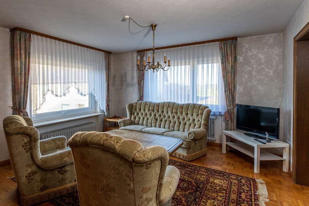 Immobilie in Appenweier - Ein Zuhause für Generationen! Solides Ein- / Zweifamilienhaus mit großer Terrasse - Bild 4